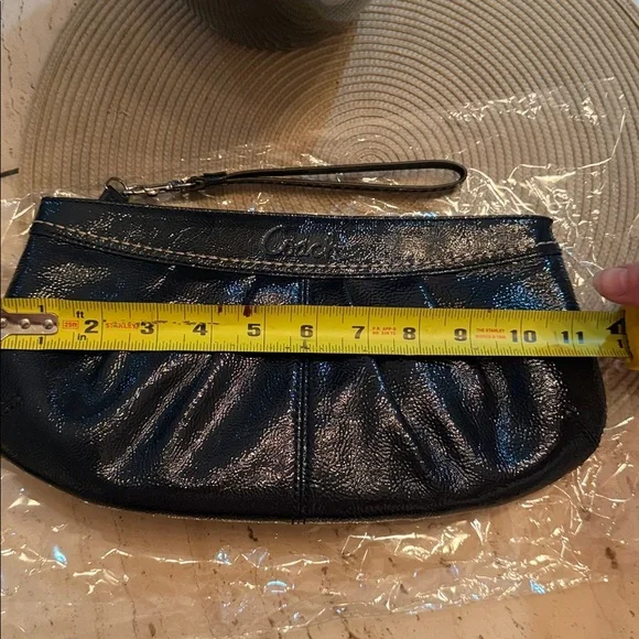 NWT 2012 Coach Navy Pleated Patent Leather Wristlet Clutch with Stitching - Picture 15 of 16